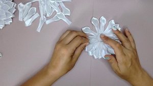 Бантики к 1 сентябрю из атласной ленты 2,5 см.