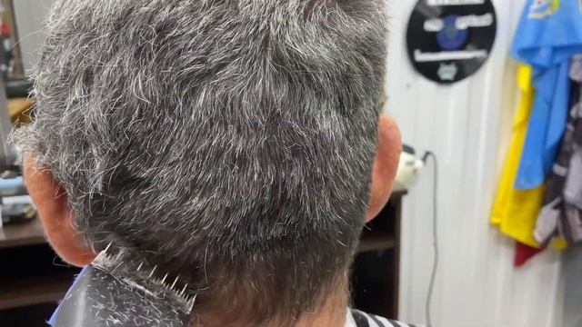 Мужская стрижка Канадка насадками . смотреть онлайн