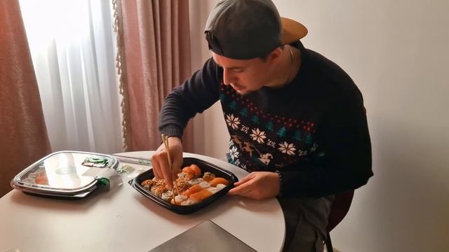 ?Наедалово | Обзор роллов и суши из АШАН | Дешево и ОЧЕНЬ вкусно ?!!!! смотреть онлайн