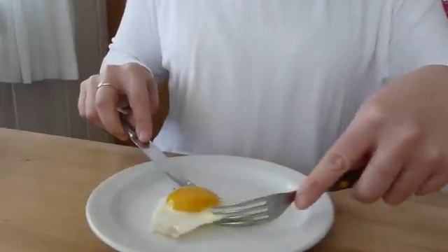 Sunny side up in two pieces - first attempt смотреть онлайн