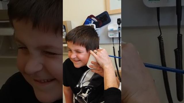 Ear tube lavage/extraction смотреть онлайн