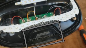 Niva Travel - Демонтаж и разбор заднего фонаря