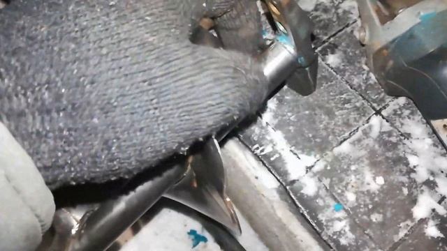 Покраска старого ледобура битумным лаком БТ-577 | Как очистить старую краску