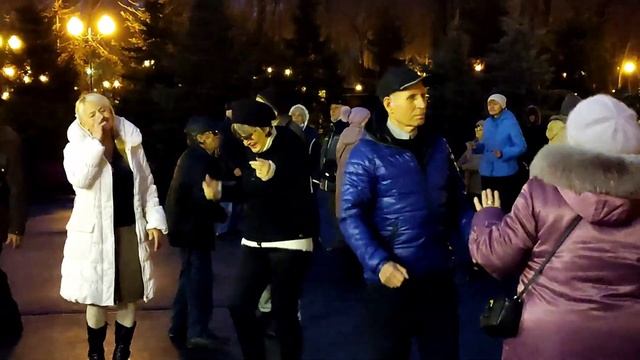 МОЯ, ТЫ ТОЛЬКО МОЯ!???/ТАНЦЫ В ПАРКЕ ГОРЬКОГО ХАРЬКОВ НОЯБРЬ 2021 смотреть онлайн