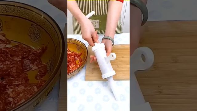 Шприц колбасный https://2my.site/J91iWcm смотреть онлайн