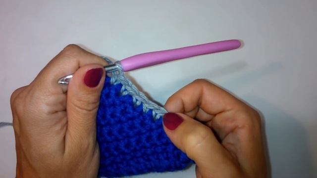 Обвязка неровного края контрастной нитью Ровно и красиво Школа МК смотреть онлайн