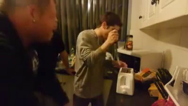 Не суйте нож в тостер смотреть онлайн