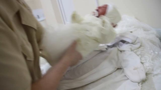 Выписка из роддома при больнице №8 смотреть онлайн