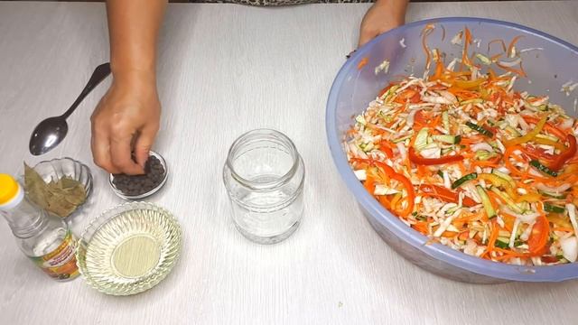 Не любите САЛАТ ИЗ КАПУСТЫ? Вы просто не умеете Его ГОТОВИТЬ. Осенний САЛАТ на ЗИМУ. смотреть онлайн