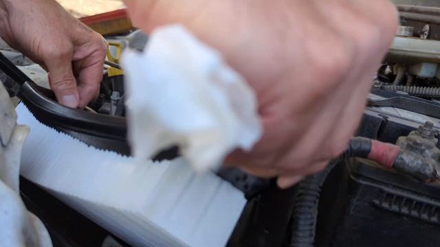 2012 Ford Transit Connect, air filter replacement смотреть онлайн