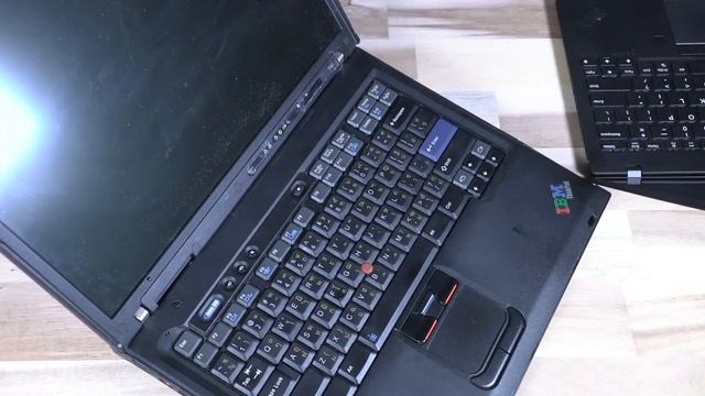 16,000 Subscriber Stream: ThinkPad T42 Fan Replacement. смотреть онлайн
