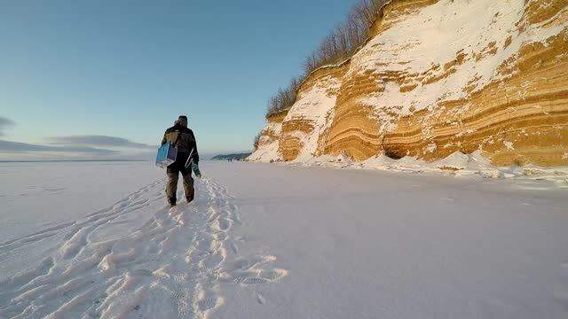 ПЕРВОЛЕДИЕ. Рыбалка в Камском устье. смотреть онлайн