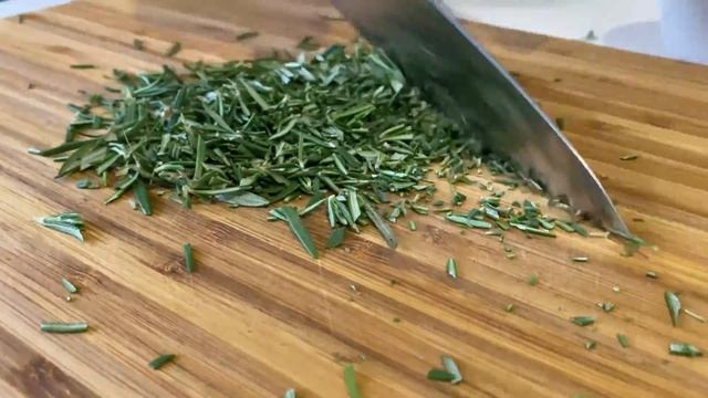 Булочки с Розмарином Изюмом и Курагой. Сладкие Ароматные Булки! Они Волшебные! смотреть онлайн