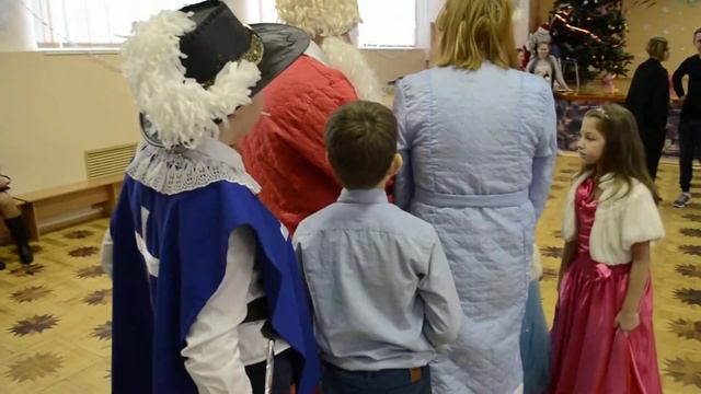 Утренник 25 школа 3В класс Великий Новгород "Мы повесим шарики" смотреть онлайн