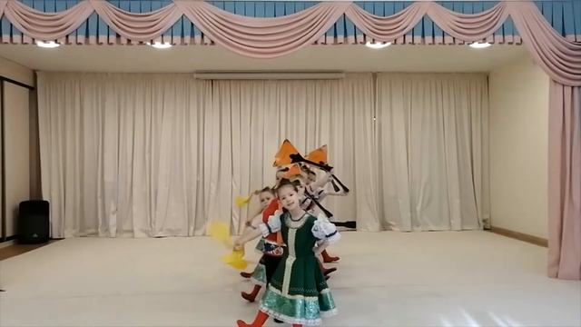 МАДОУ №135 города Тюмени Хореографическая студия "Талант" русский танец "Балалаечка" смотреть онлайн