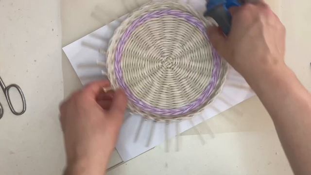 МК круглая крышка с бортиком. Как сплести круглую крышку из бумажной лозы? Подробный МК смотреть онлайн