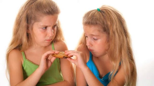 Как научить ребенка делиться? смотреть онлайн