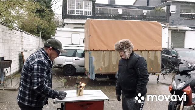 Улыбнулись в гараже ? купили лампу Алладина ? смотреть онлайн