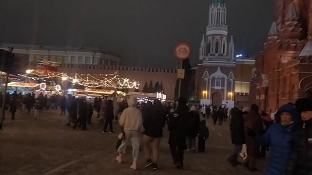 Winter weekend: прогулка по новогодней Москве, уроки, друзья смотреть онлайн