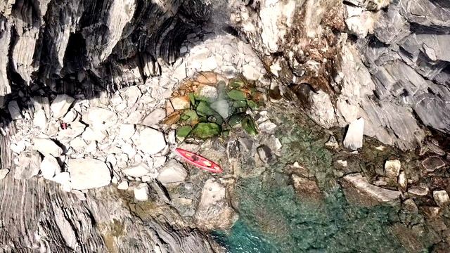 Kayaking Cinque Terre смотреть онлайн