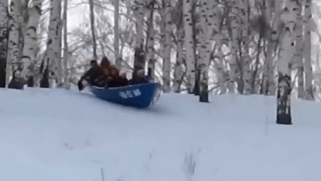 На лодке по снегу смотреть онлайн