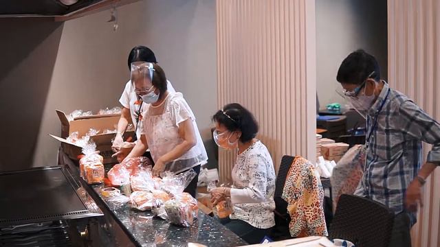 The 1st Okinawa Food Festival And Ryukyu Awamori Contest At Ironman Steak House. コロナ後初の対面式モールイベント！