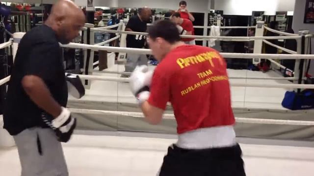 Ruslan Provodnikov and Buddy McGirt mitt work 4 Руслан Проводников MOV смотреть онлайн