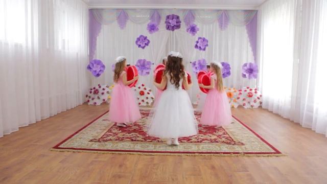 танец с Сердцами смотреть онлайн