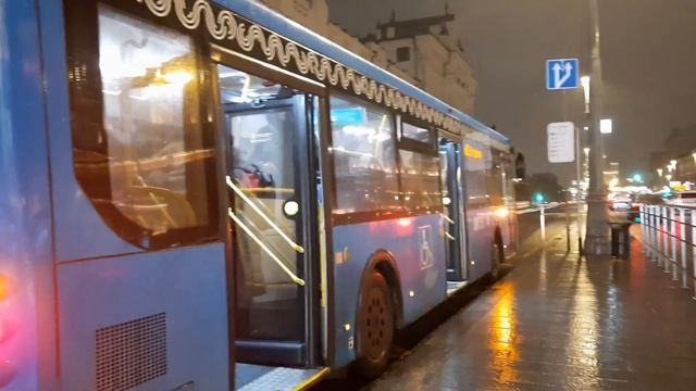 Автобус ЛиАЗ-5292.65 следует по маршруту м3 "Серебрянный бор - пр-кт Будённого" смотреть онлайн