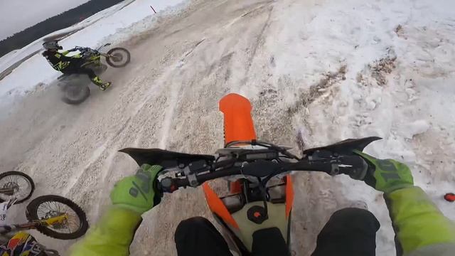 Зимний мотокросс #2 Проспать гонку, но успеть на свой заезд! смотреть онлайн