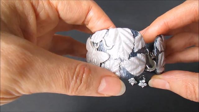 Видеообзор браслета Бабочки из полимерной глины смотреть онлайн