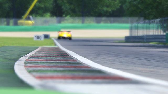 Ferrari F1 2018 vs Chevy Camaro ZL1 1LE 2018 - Monza смотреть онлайн