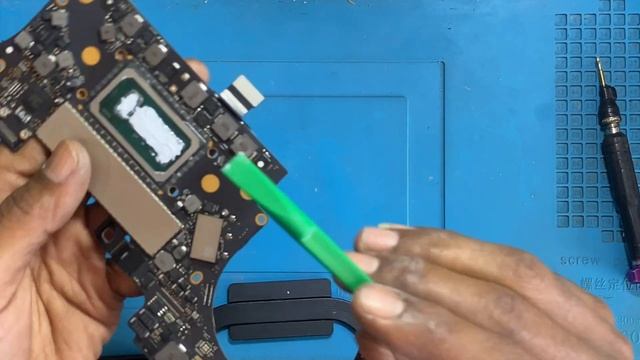 Macbook Pro A1706 เปิดไม่ติด ซ่อมแมคบุ๊ค เปิดไม่ติด เมนบอร์ดไหม้