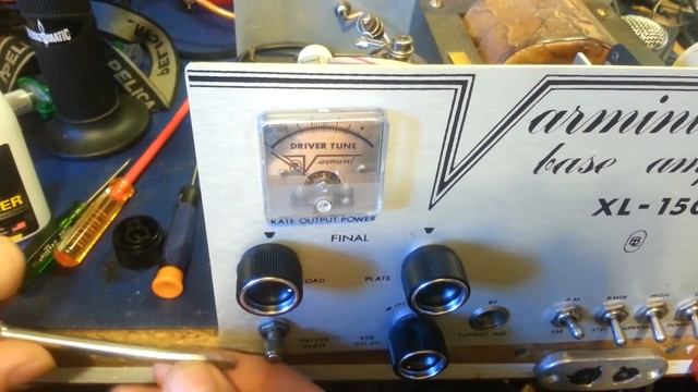Removing a stuck knob and tightening a loose air variable capacitor. смотреть онлайн