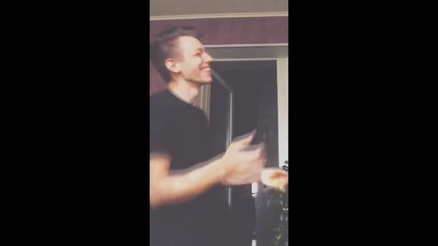 Девушки я не танцую(Демьян Волков) смотреть онлайн