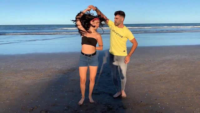 La hormiguita/Jensen - Pablo Ledesma / Mica Santos - Bachata / Bachata Sensual смотреть онлайн