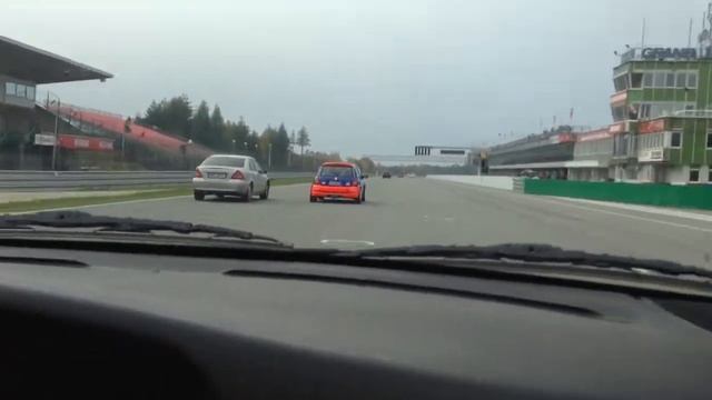 Den otevřené dráhy BRNO, renault megane 1,4 16v (1999) смотреть онлайн
