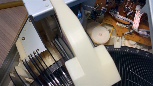 A 300 CD stacker and a rubber band resurrection смотреть онлайн