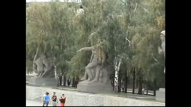Памятника-ансамбль «Героям Сталинградской битвы» на Мамаевом кургане г. Волгоград. Видео 2015 года. смотреть онлайн