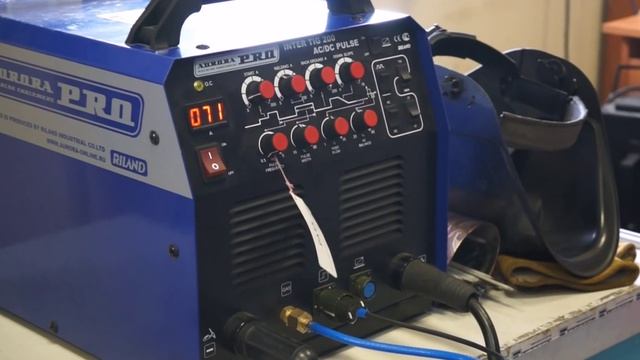 AuroraPRO Inter TIG 200 AC DC PULSE — универсальный инверторный сварочный аппарат смотреть онлайн