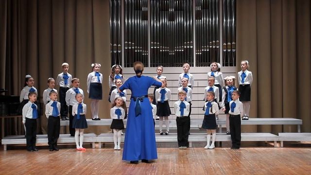 Хор младших классов ДМШ им. Т.А. Докшицера - Почему медведь зимой спит смотреть онлайн