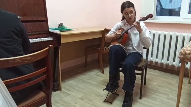 Климчук Александра,11 лет,средняя группа,домра. Ф. Кюхлер «Концертино» 1 часть. смотреть онлайн