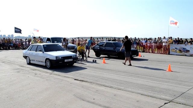 ВАЗ 21099 VS ВАЗ 2108 смотреть онлайн