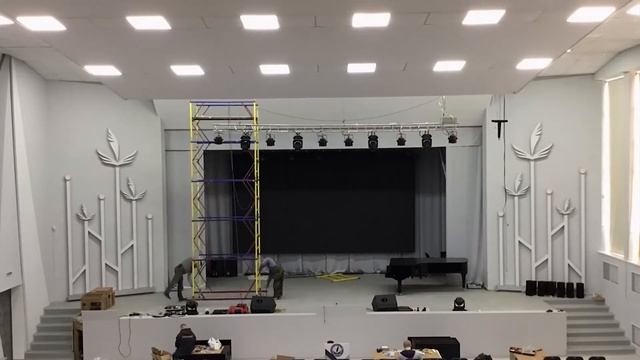 Подвес линейного массива RCF смотреть онлайн