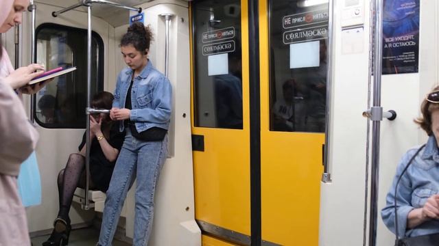 Тест камеры Fujifilm X-T4 в метро смотреть онлайн