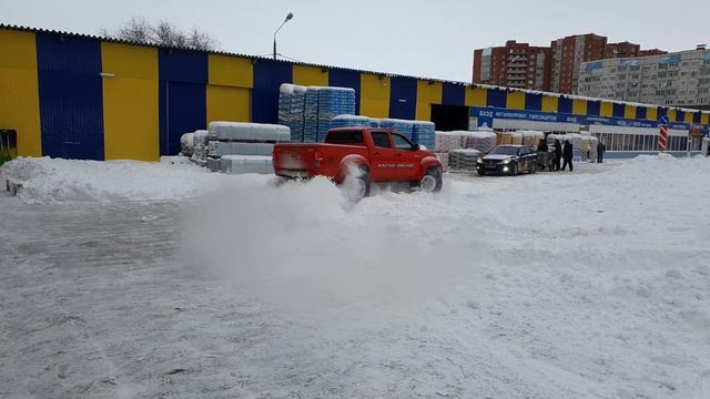 Toyota Hilux Arctic Truck 1 метр снега