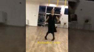 Цыганска  девочка танцует  польку  2019