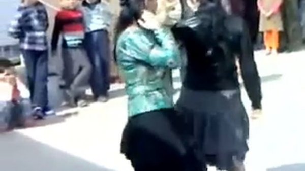 УЗБЕК КИЗЛАР АЖОЙИБ РАКС ... УЗБЕЧКИ КЛАССНО ТАНЦУЕТ O'ZBEK QIZLAR