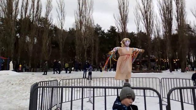 Масленичная атмосфера в парке "Дельфин"! смотреть онлайн