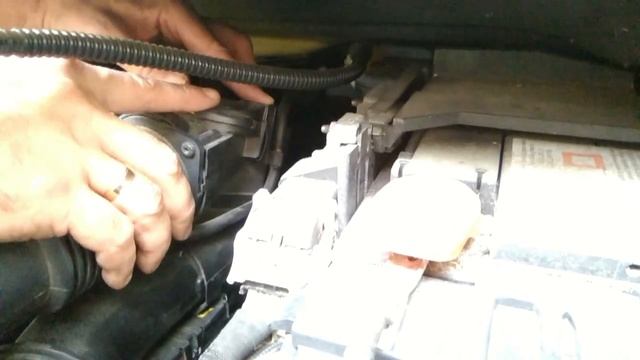 Citroen C4 Picasso II - замена воздушного фильтра смотреть онлайн